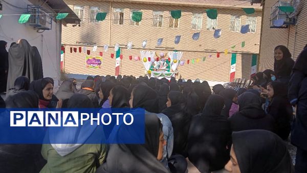 جشن روز مادر و ولادت حضرت زهرا(س) در مدرسه ام‌البنین