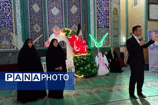 دختران مدرسه هدی 1 در خلعت زیبای عبادت