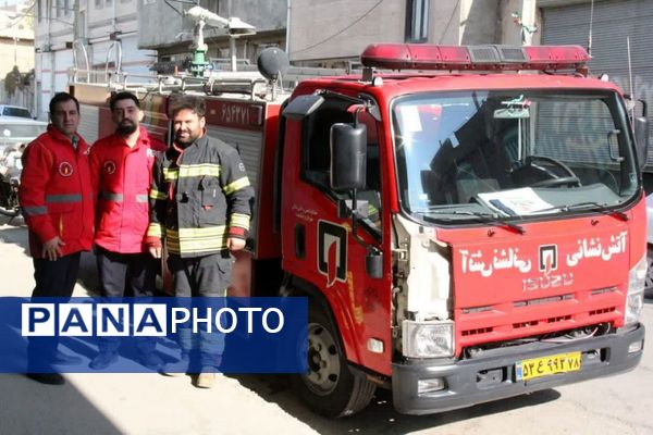 حضور پررنگ بسیجیان و اقشار مختلف مردم در نماز جمعه صفادشت