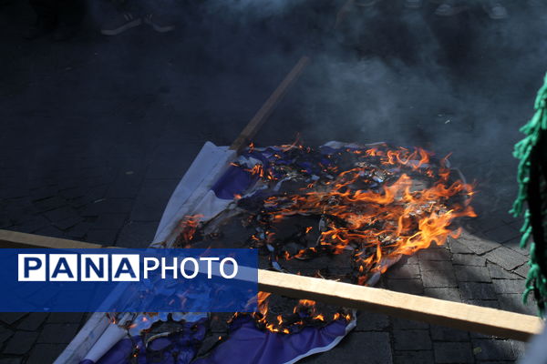 حضور پرشور دانش آموزان زنجانی در راهپیمایی ۱۳ آبان