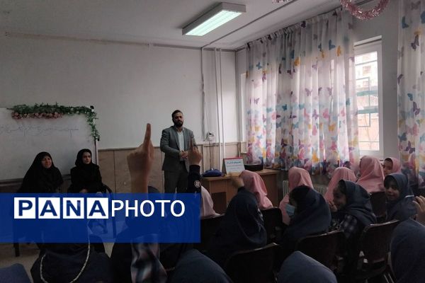  هفته پژوهش در مدرسه نرگس پردیس