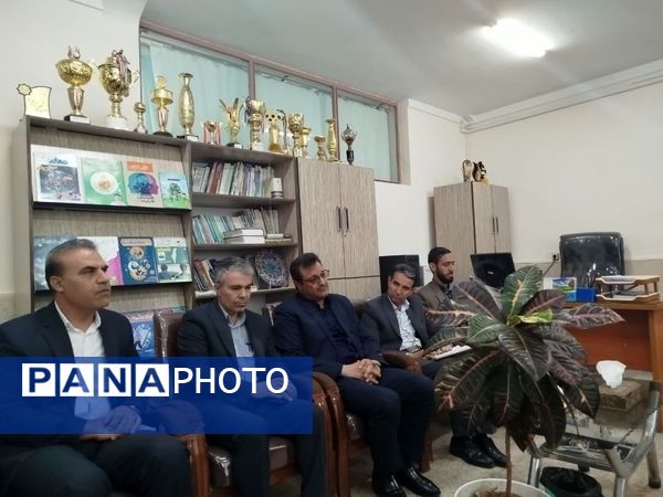 بازدید معاون فعالیت‌های تشکیلاتی سازمان دانش‌آموزی از مدارس تمام تشکیلاتی مدارس خدابنده