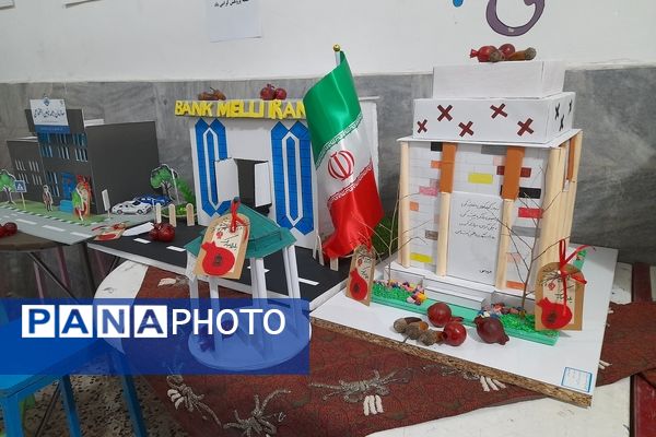 برپایی نمایشگاه به‌مناسبت هفته پژوهش در هنرستان بدیع مشهد