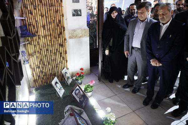 آیین تجهیز ۴۰۰۰ کتابخانه کلاسی با حضور وزیر آموزش و پرورش