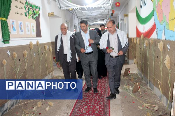 نواختن زنگ ایثار، شهادت و نماز در آموزشگاه ولایت شهرستان فریمان