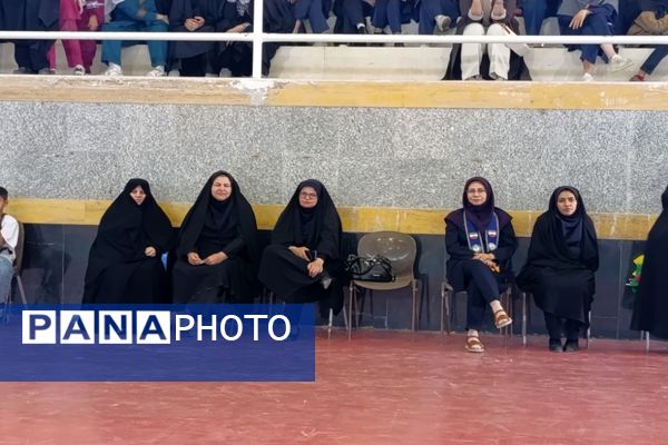 برگزاری جشن روز دختر در سالن کارگر فاروج