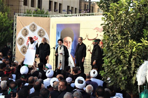 حماسه حضور نوجوانان کفن‌پوش قمی در راهپیمایی «عهد خون»