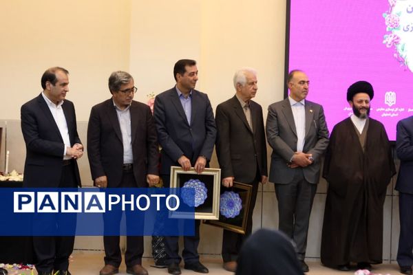 آیین کلنگ‌زنی ۱۶ مدرسه خیرساز در کاشان؛ مشارکت مردمی، حمایت دولتی