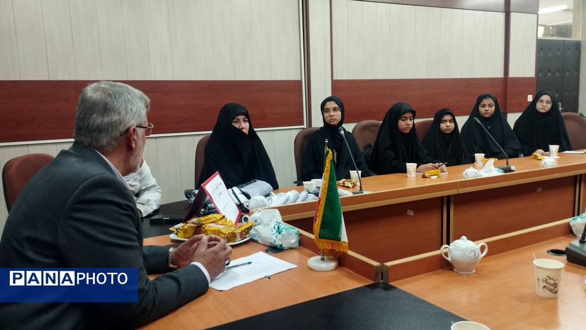 جلسه ویژه دانش آموزان بسیجی شهرستان خلیل‌آباد 