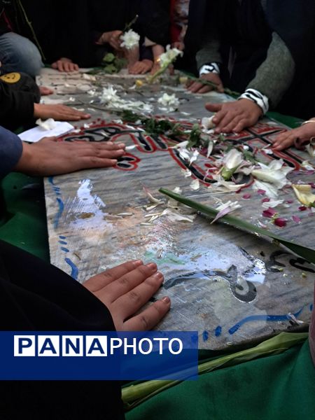 هرچگان میزبان شهید گمنام؛ تجدید عهد مردم با آرمان‌های ایثار