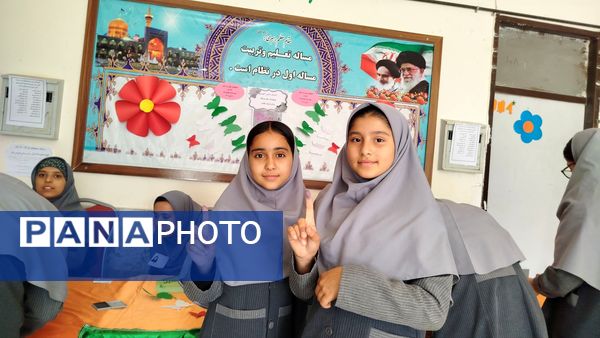 دانش‌آموزان دبیرستان گوهرشاد؛ پیشگامان مشارکت و مسئولیت‌پذیری