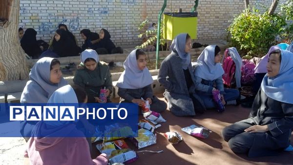 سیزده آبان در قاب مدرسه 