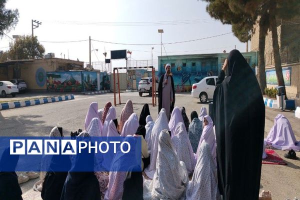 اقامه نماز باران در دبیرستان شهید مجید دهنوی نیشابور 