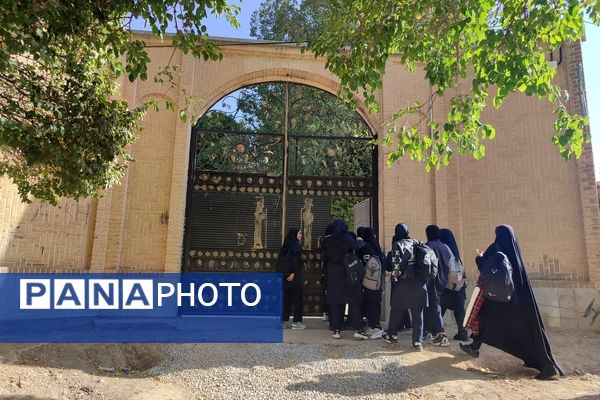 حضور دانش‌آموزان ناحیه یک شهرکرد و لاران در اردوی «طرح تمشک» 