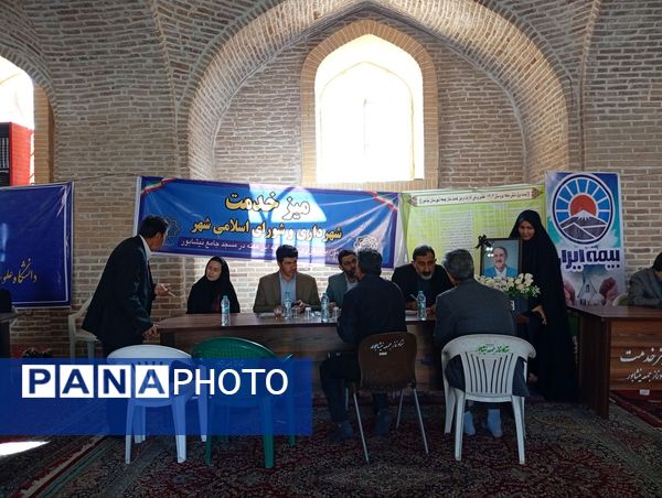 میز خدمت در نماز جمعه هفته چهارم آبان ماه در نیشابور