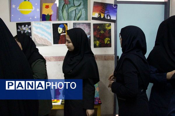 جشنواره هفته مشاغل در هنرستان تقوی پیشگان بهارستان۲