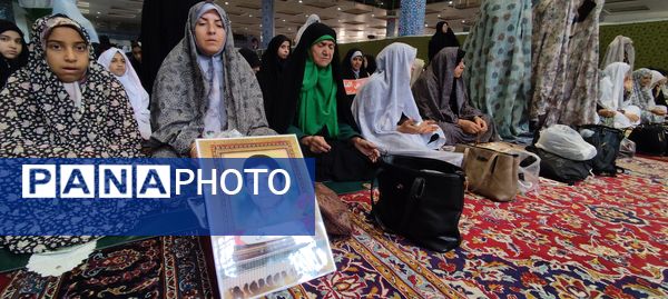 حضور دانش‌آموزان بیرجندی در نماز جمعه