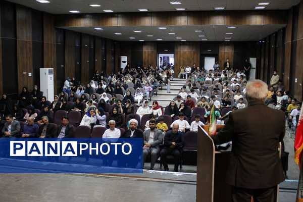 اختتامیه کلاس‌های تابستانی و تقدیر از برگزیدگان فرهنگی و قرآنی در گرمه
