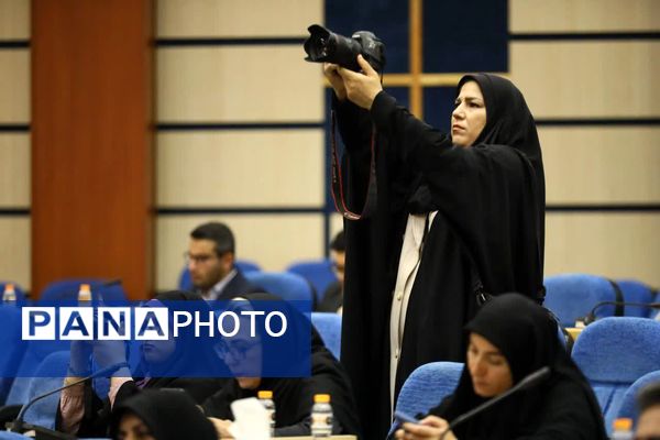 نشست خبری استاندار همدان با اصحاب رسانه
