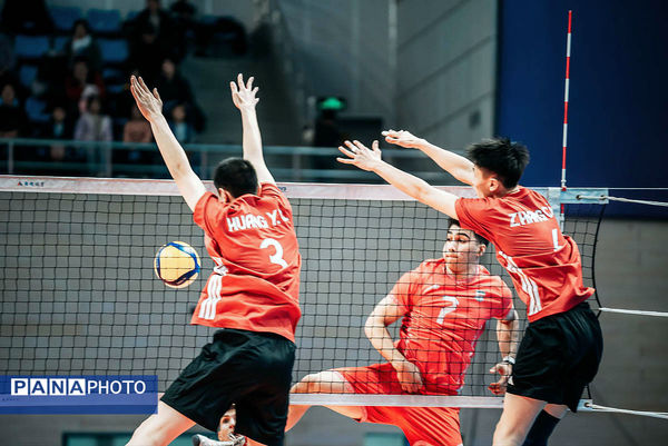 دیدار تیم‌های والیبال دانش‌آموزی ایران و چین