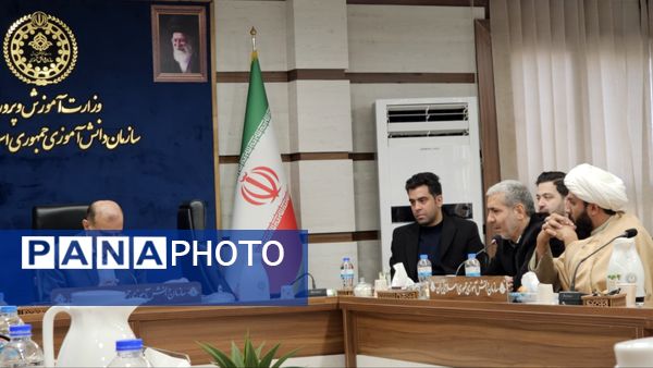 جلسه توسعه فعالیت‌های تربیتی و فرهنگی در گلستان