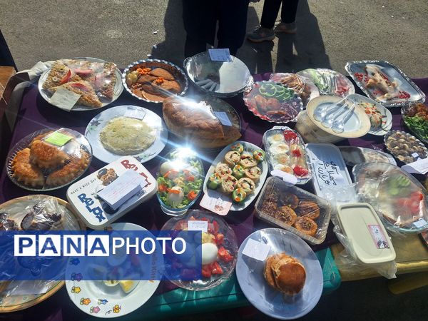 طعم همدلی، عطر امید در جشنواره غذای سلامت روان در مدرسه مهندس رحمانی فرد ناحیه یک مشهد مقدس