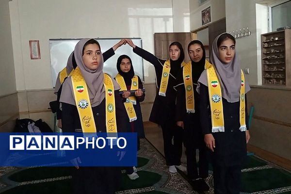 کارگاه آموزشی پیش اردوی منطقه‌ای پیشتازان در بهارستان‌۲