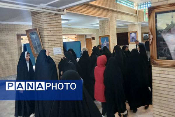 حضور دانش‌آموزان بسیجی در همایش اقتدار بسیجیان شهرستان تفت