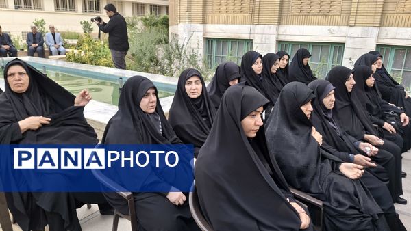 حضور پرشور فرهنگیان منطقه ۱۴ در مراسم تشییع پیکرهای شهدای جنگ ۱۲ روزه