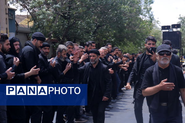 ظهر عاشورایی شهر اولین‌ها