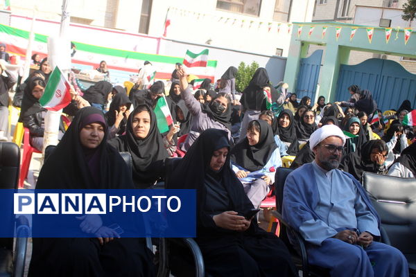 جشن دهه فجر انقلاب اسلامی در دبیرستان رضوان شهرستان بوشهر