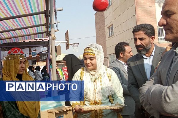مدرسه فرزانگان ملارد میزبان نمایشگاه دستاوردهای علمی دانش‌آموزان