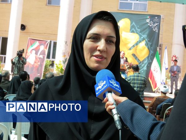نواختن زنگ سپاس معلم در هنرستان محمودیه بجنورد