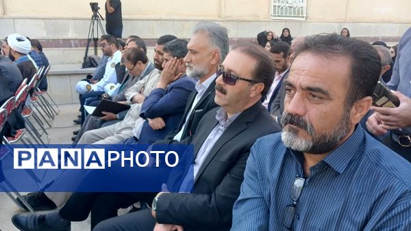 نواختن زنگ استانی مهر، ایثار و مقاومت در مدرسه نمونه دولتی ۹ دی به مناسبت آغاز سال تحصیلی و هفته دفاع مقدس