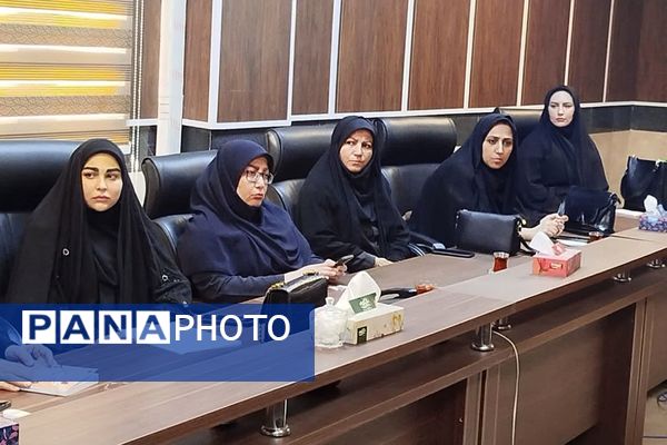 نشست بانوان ادارات چهاردانگه با "طعم کتاب"