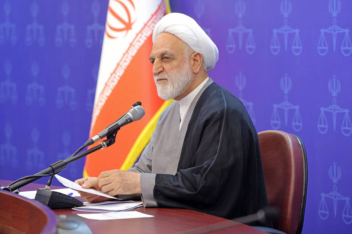 مقامات قضایی به هیچ وجه نباید در ورطه تخلف و ارتکاب جرم بیفتند