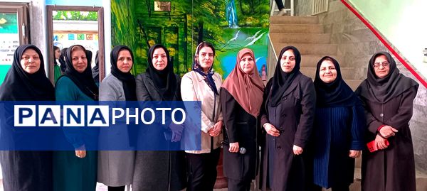 نمایشگاه هفته هنرهای مدرسه (ماها) در دبیرستان سمیه بجنورد