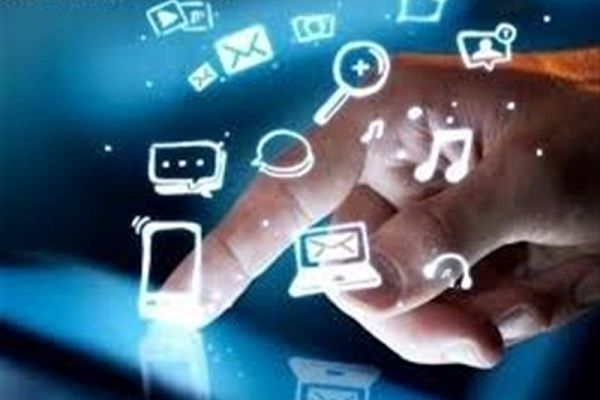 فضای مجازی به نمایش جنبه‌های جذاب زندگی می‌پردازد