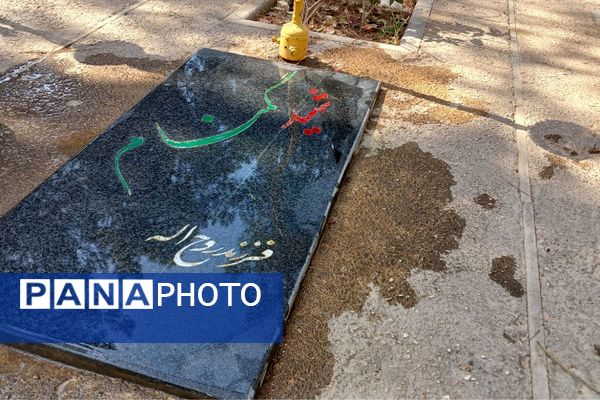 تجدید پیمان دانش‌آموز خبرنگاران پانا با شهدا درهفته دفاع مقدس