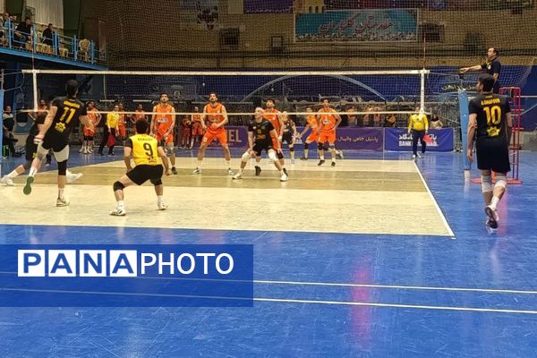 جدال حساس هفته دوم لیگ برتر با برتری قاطع میهمان پایان یافت