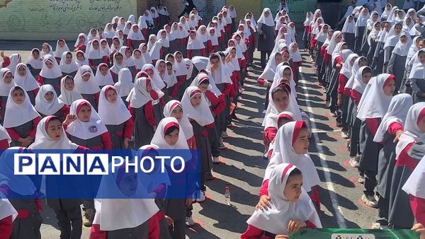 یک پرچم، یک نقشه، یک صدا: همبستگی و عشق به وطن در مدرسه پروین اعتصامی شازند
