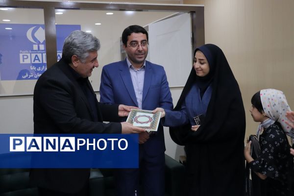 حضور مدیرکل فرهنگ و ارشاد اسلامی آذربایجان شرقی در دفتر خبرگزاری پانا استان به‌مناسبت روز خبرنگار