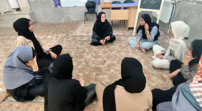 برگزاری نشست کتابخوانی در دبیرستان سادات شهرستان زارچ 