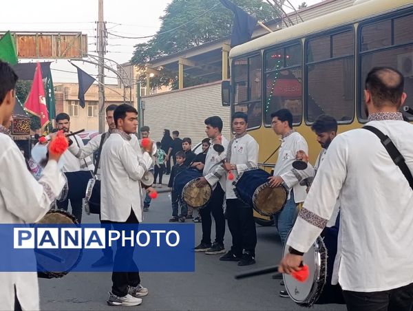 اجتماع بزرگ نوجوانان حسینی در دسته عزای احلی من العسل در کاشان