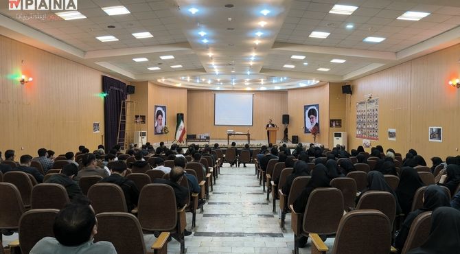 تجلیل از دانش‌آموزان برگزیده درمسابقات جشنواره خوارزمی وپژوهش سراهای دانش‌آموزی