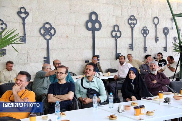 مستند «سلاح نفت» در کافه فلسطین رونمایی شد