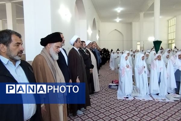 آیین جشن تکلیف دختران دانش‌آموز در جعفریه قم