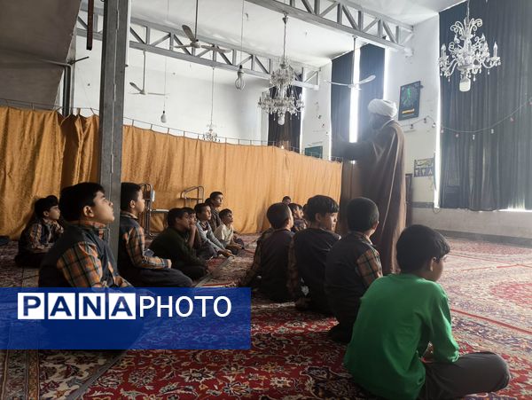 اقامه نماز جماعت به صورت مستمر و روزانه در دبستان شهید نجفی فدافن