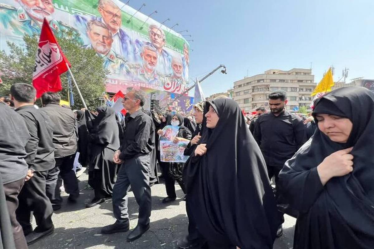 حضور معاون زنان رئیسجمهور در مراسم تشییع شهدای اقتدار
