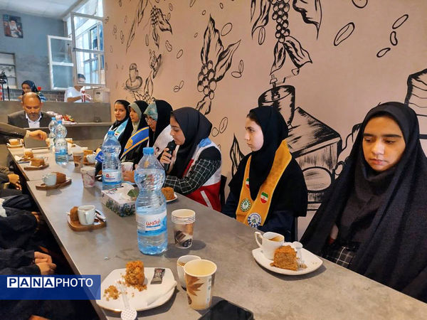 افتتاح «کافه گفت‌وگوی دخترونه» بجنورد